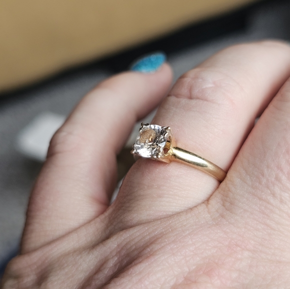 14k white spinel ring size 7.5. Stamped 14k. Resizeable by a jeweler. Looks just - Picture 8 of 9